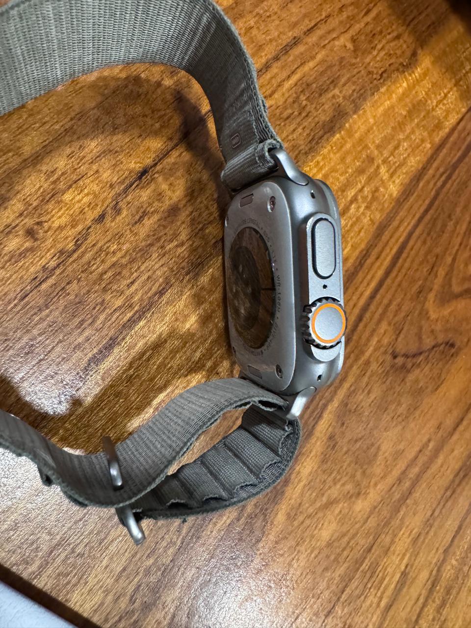 Apple Watch Ultra 49mm — Titanio y Cerámica (GPS + Cellular) 3