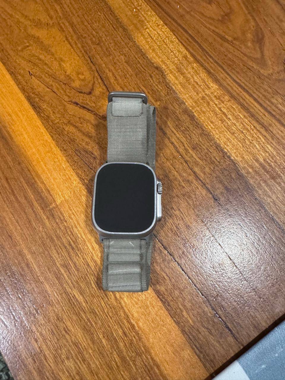 Apple Watch Ultra 49mm — Titanio y Cerámica (GPS + Cellular) 1